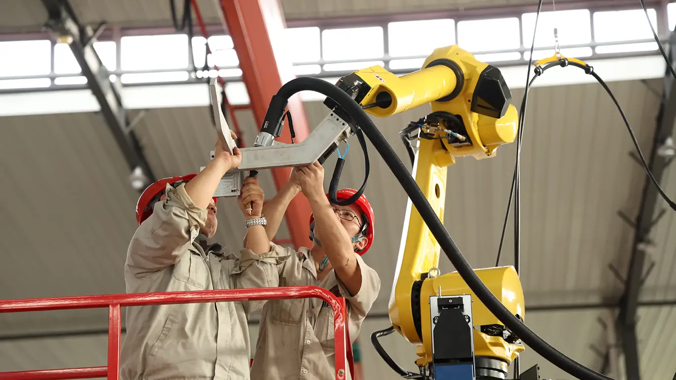 LE Robotics: "Delivery Assault"! All Staff Sprint Amid Surging Orders!